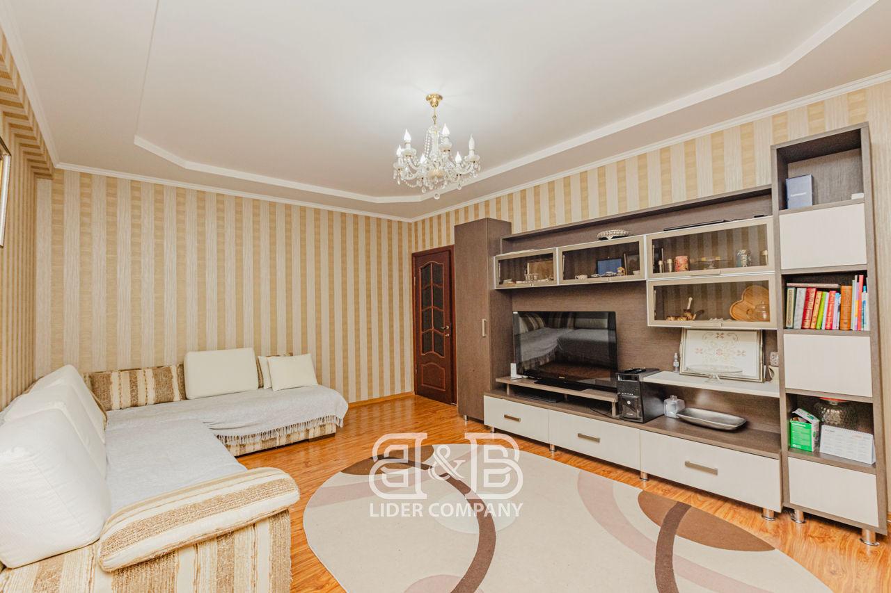 De vânzare apartament cu 3 camere - Buiucani
