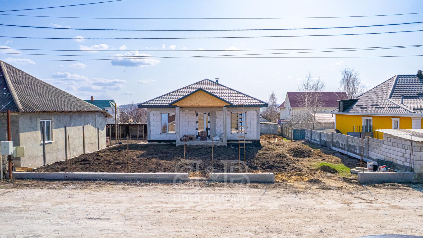 Casă cu un nivel de vânzare - Băcioi