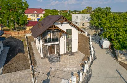 De vânzare casă modernă în Colonița