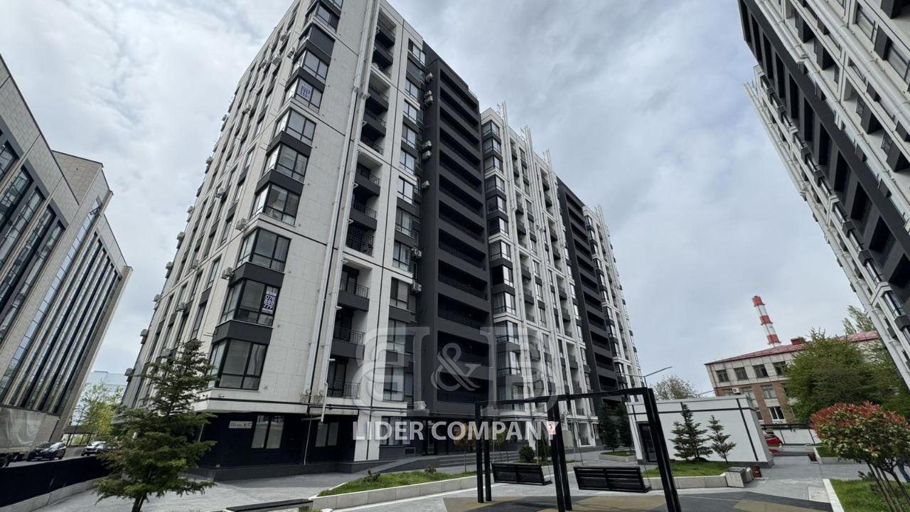 Penthouse Exclusiv în Complexul Artima – Vedere Panoramică și Confort Urban