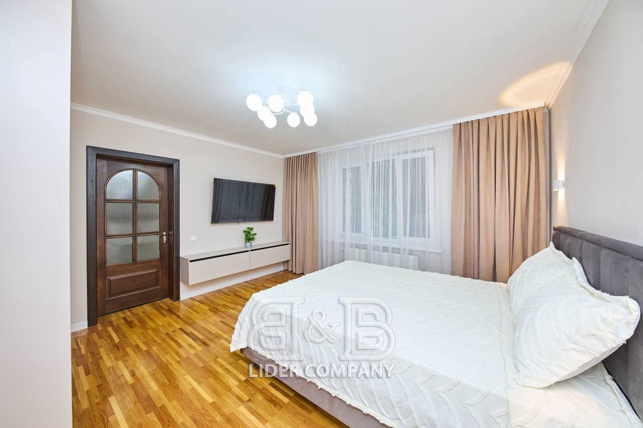 Apartament cu 2 camere de vânzare - Centru