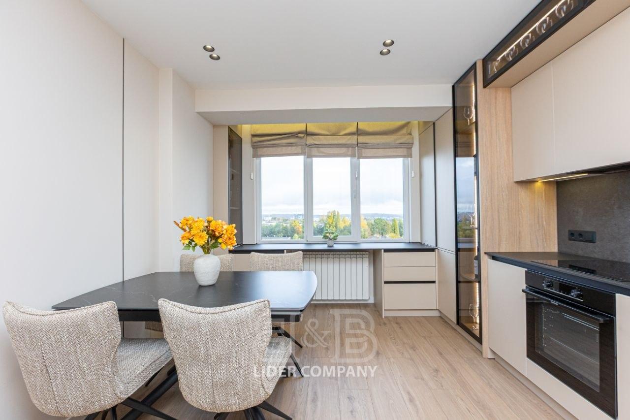 De vânzare apartament cu 2 camere și living - complexul Exfactor Ciocana
