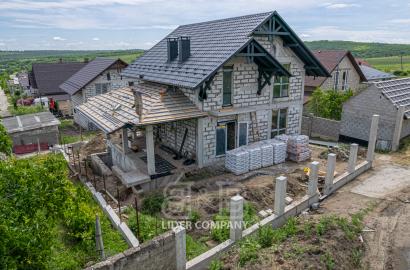 PROIECT EXCLUSIV! Casă cu 2 nivele de vânzare - Măgdăcești