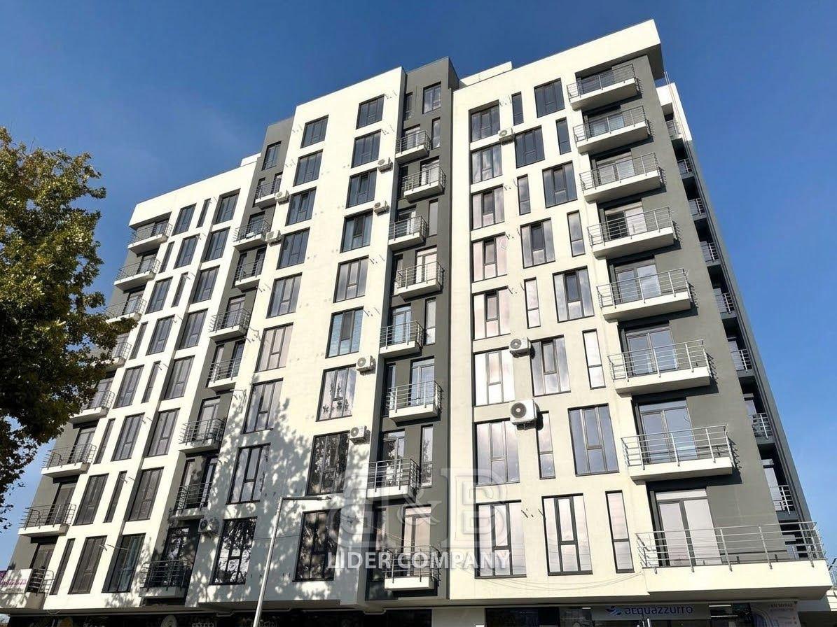 De vânzare apartament cu 2 camere + living - Buiucani