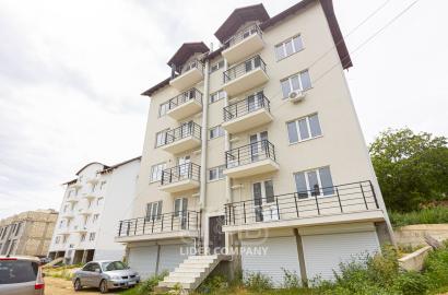 De vânzare apartament cu 5 camere - or. Codru