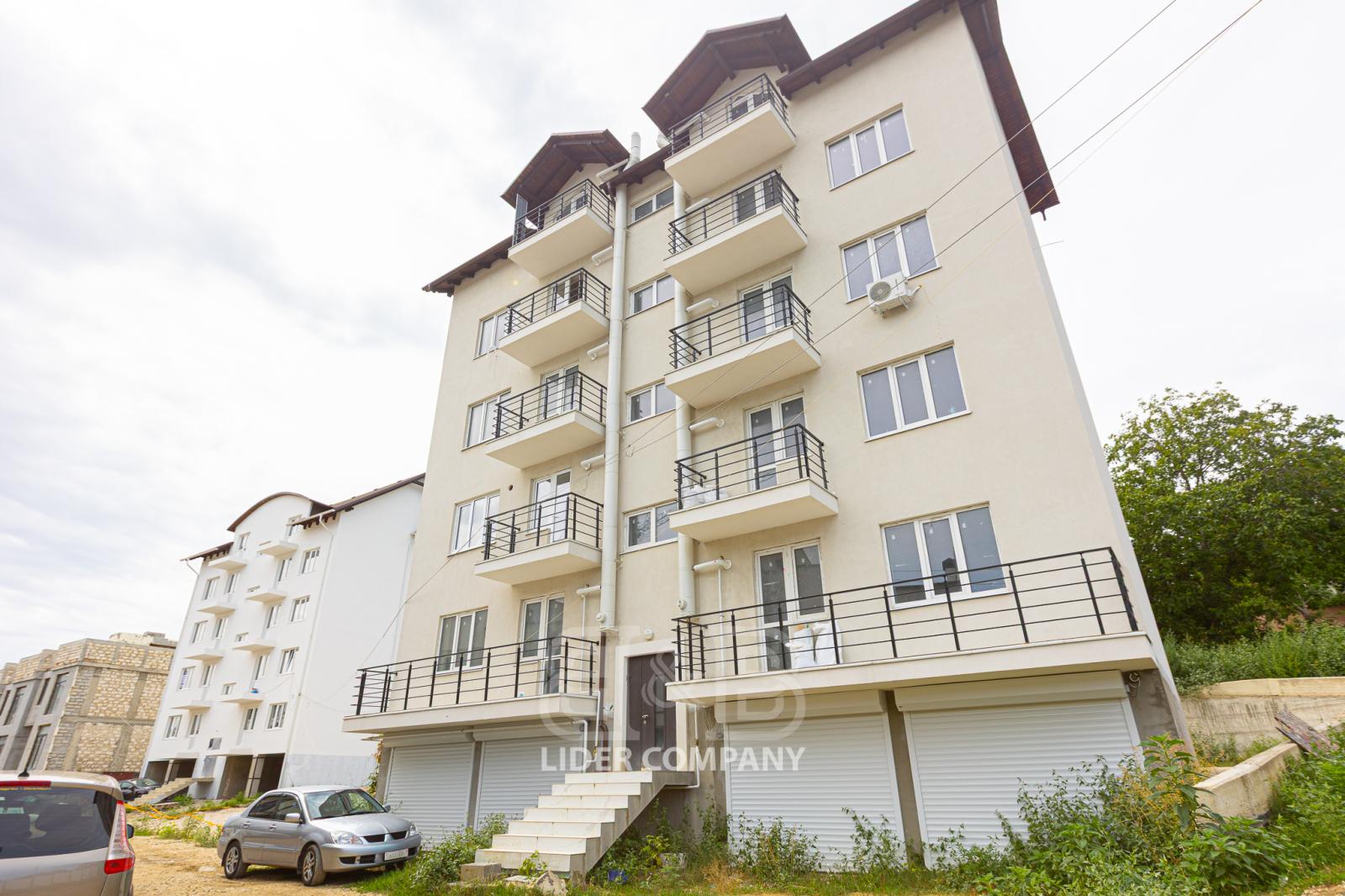 De vânzare apartament cu 3 camere - or. Codru