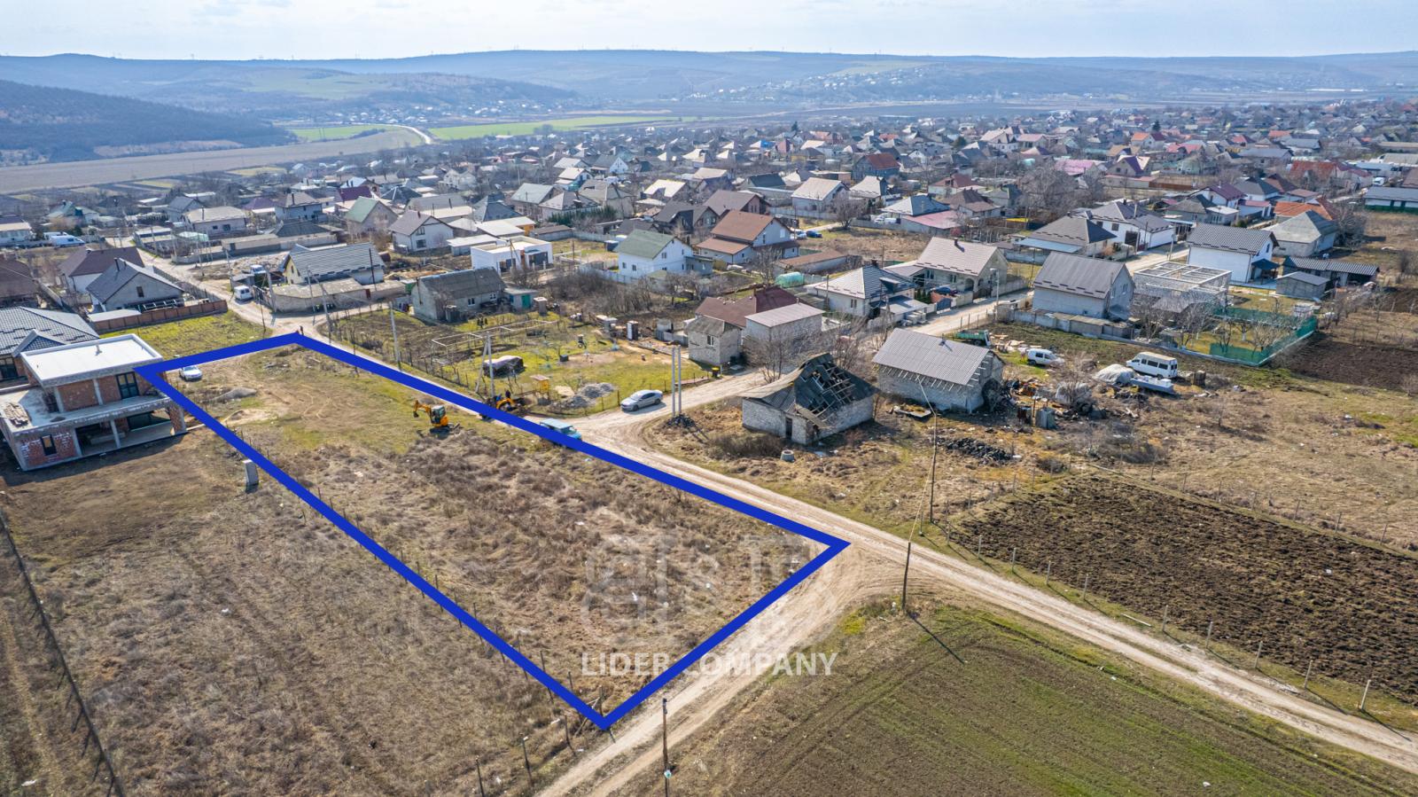De vânzare teren pentru construcții 6 Ari - Băcioi