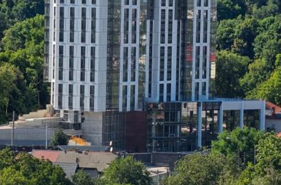 De vânzare apartament cu 3 camere + Living - Complexul Nicolae Testimițanu, Centru