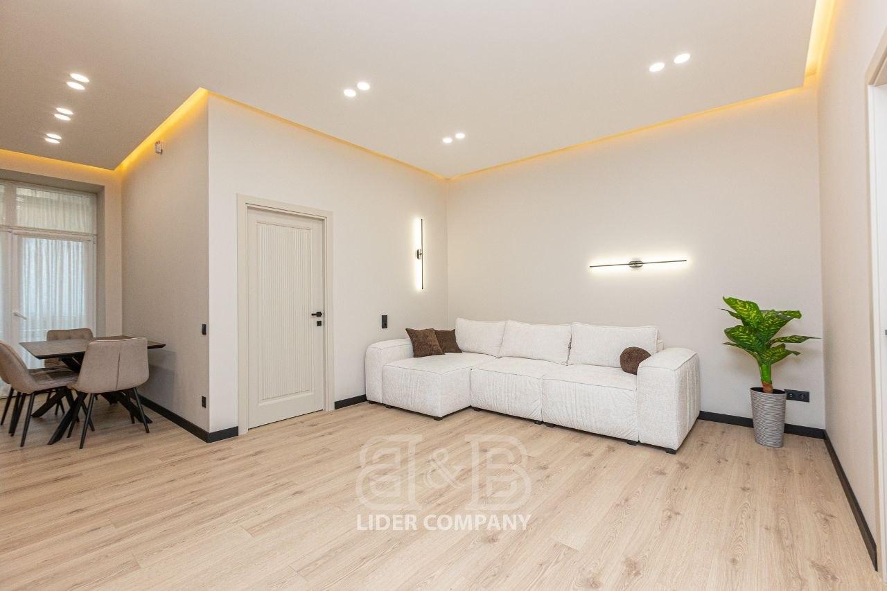 De vânzare apartament cu 2 camere și living - complexul Exfactor Vasile Lupu, Buiucani